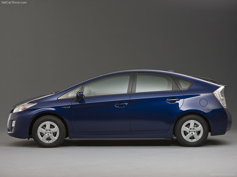 Illustration for article titled New Prius Hybrid Dashboard Photos